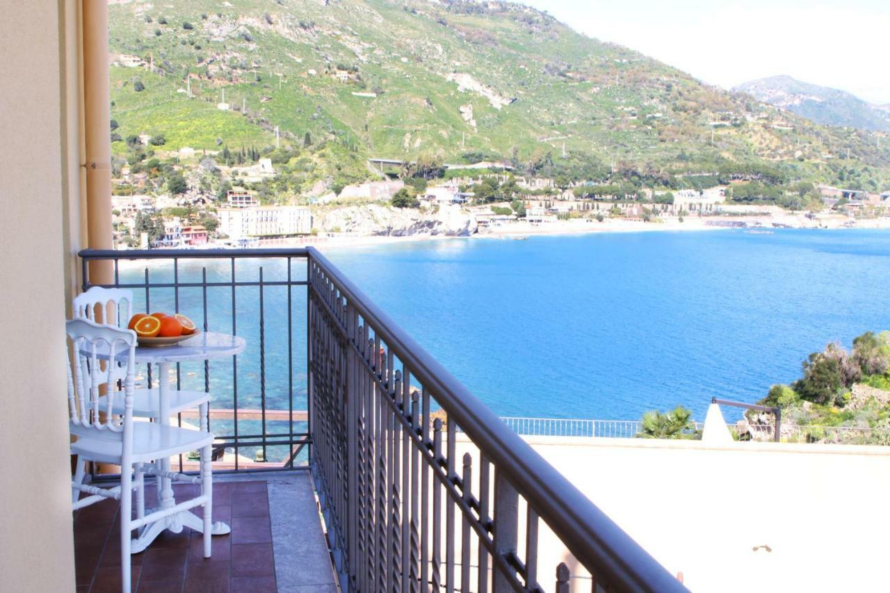 Taonasi Mazzaro Apartments ตาออร์มินา ภายนอก รูปภาพ
